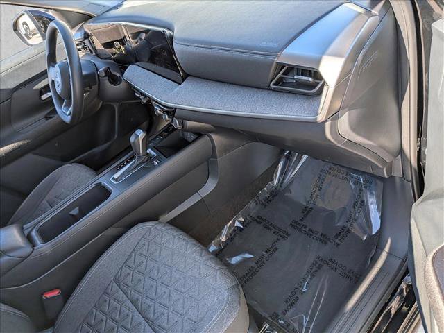 Used 2025 Nissan Kicks SV image 21