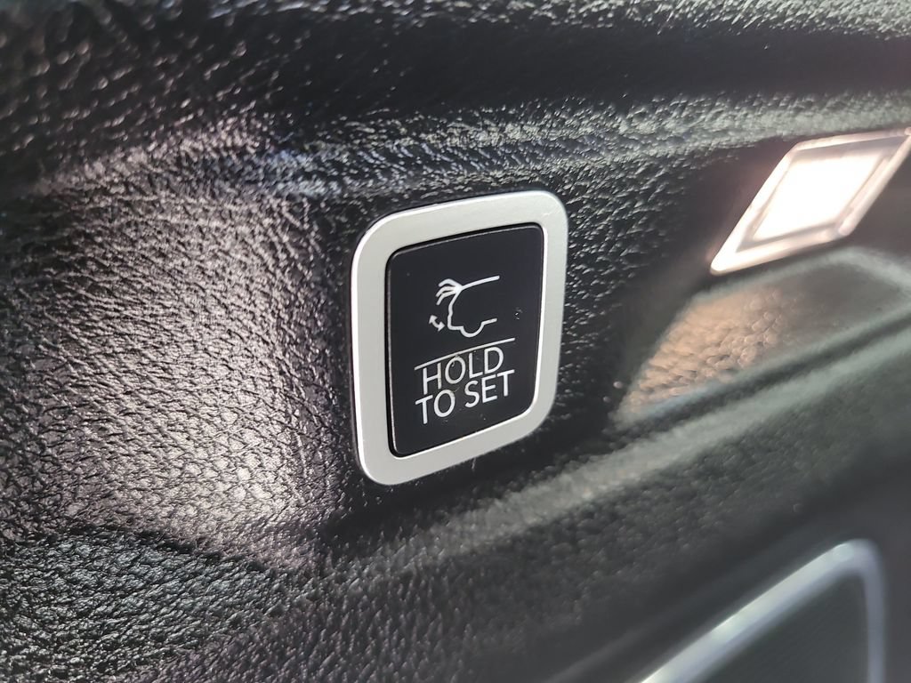 Certified 2021 Jeep Grand Cherokee L Limited RWD image 12