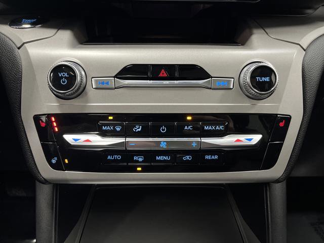 Used 2023 Ford Explorer XLT AWD/4WD image 20