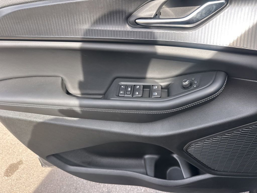 Used 2025 Jeep Grand Cherokee Altitude image 18