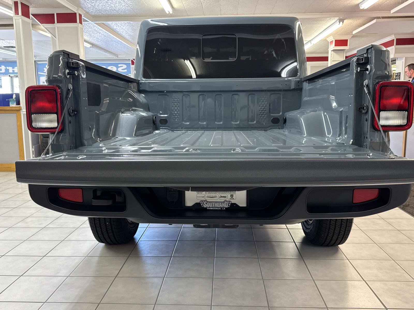 New 2026 Jeep Gladiator Sport AWD/4WD image 6