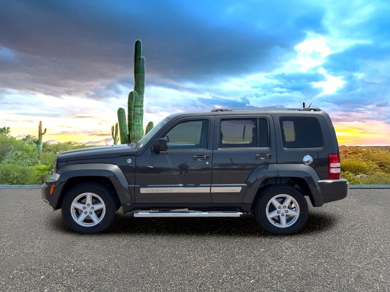 Used 2011 Jeep Liberty Limited w/ Chrome Accents Group image 3