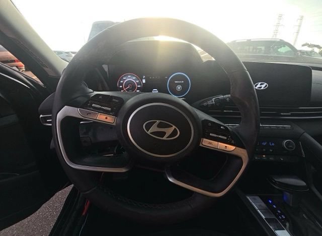 Used 2025 Hyundai Elantra SEL FWD image 10