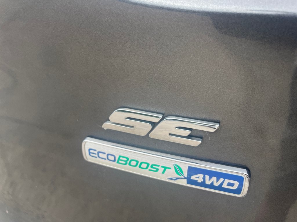 Used 2016 Ford Escape SE w/ Equipment Group 201A AWD/4WD image 9