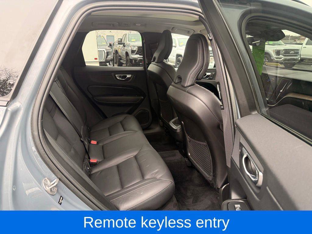 Used 2023 Volvo XC60 B5 Plus w/ Climate Package image 7
