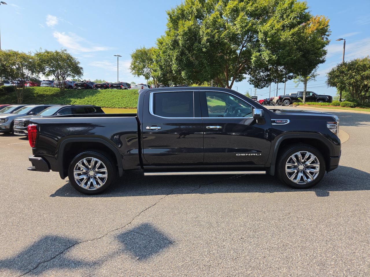 Used 2026 GMC Sierra 1500 Denali AWD/4WD image 9