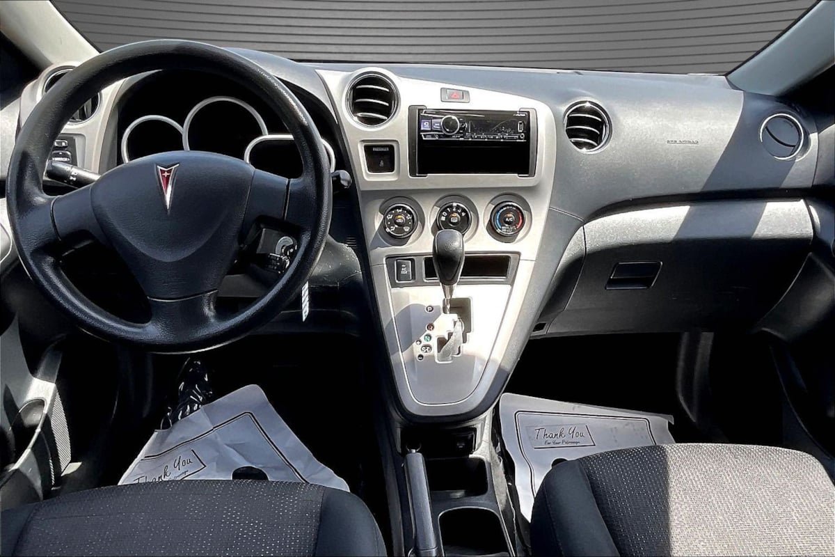 Used 2010 Pontiac Vibe w/ Preferred Package FWD image 7