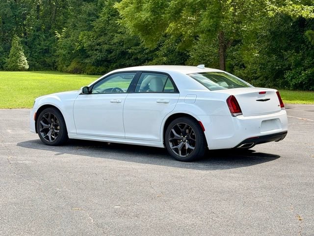 Used 2023 Chrysler 300 Touring L RWD image 4
