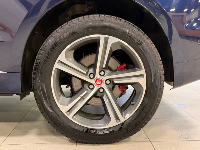 Used 2018 Jaguar F-PACE S image 43