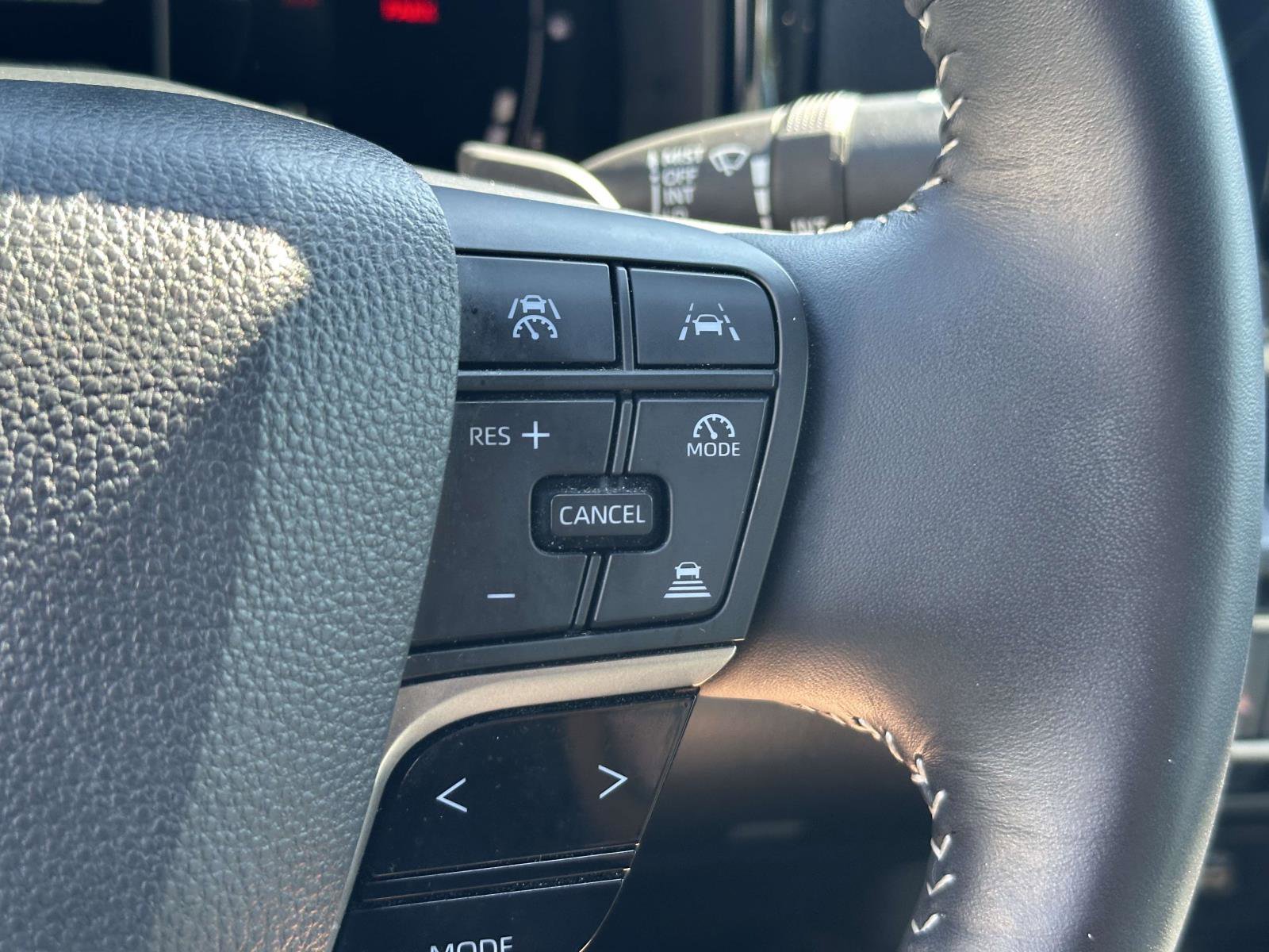 Used 2025 Toyota Camry SE image 23