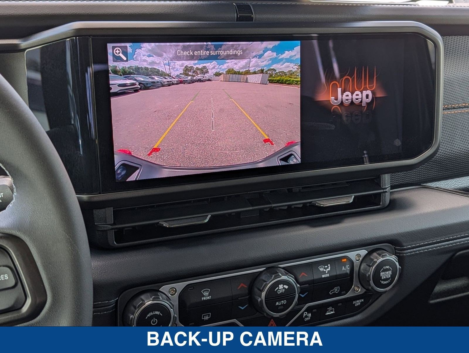 Used 2025 Jeep Gladiator Mojave w/ Safety Group image 31