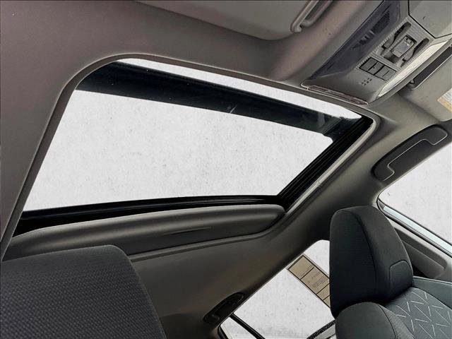 Used 2022 Toyota RAV4 XLE FWD image 17