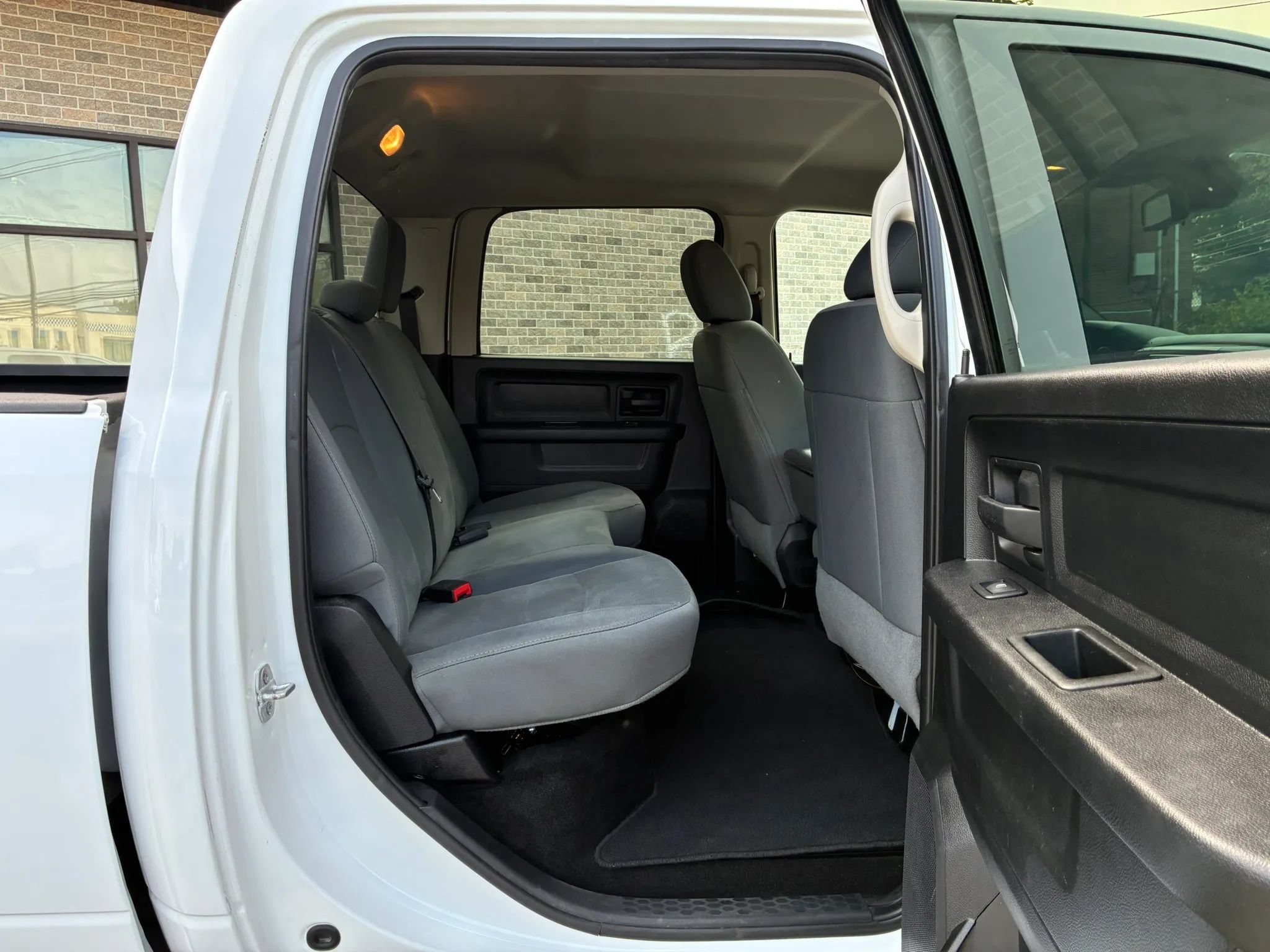Used 2015 RAM 2500 Tradesman w/ Chrome Appearance Group AWD/4WD image 10
