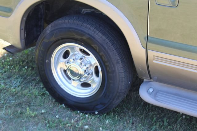 Used 2001 Ford Excursion Limited RWD image 25
