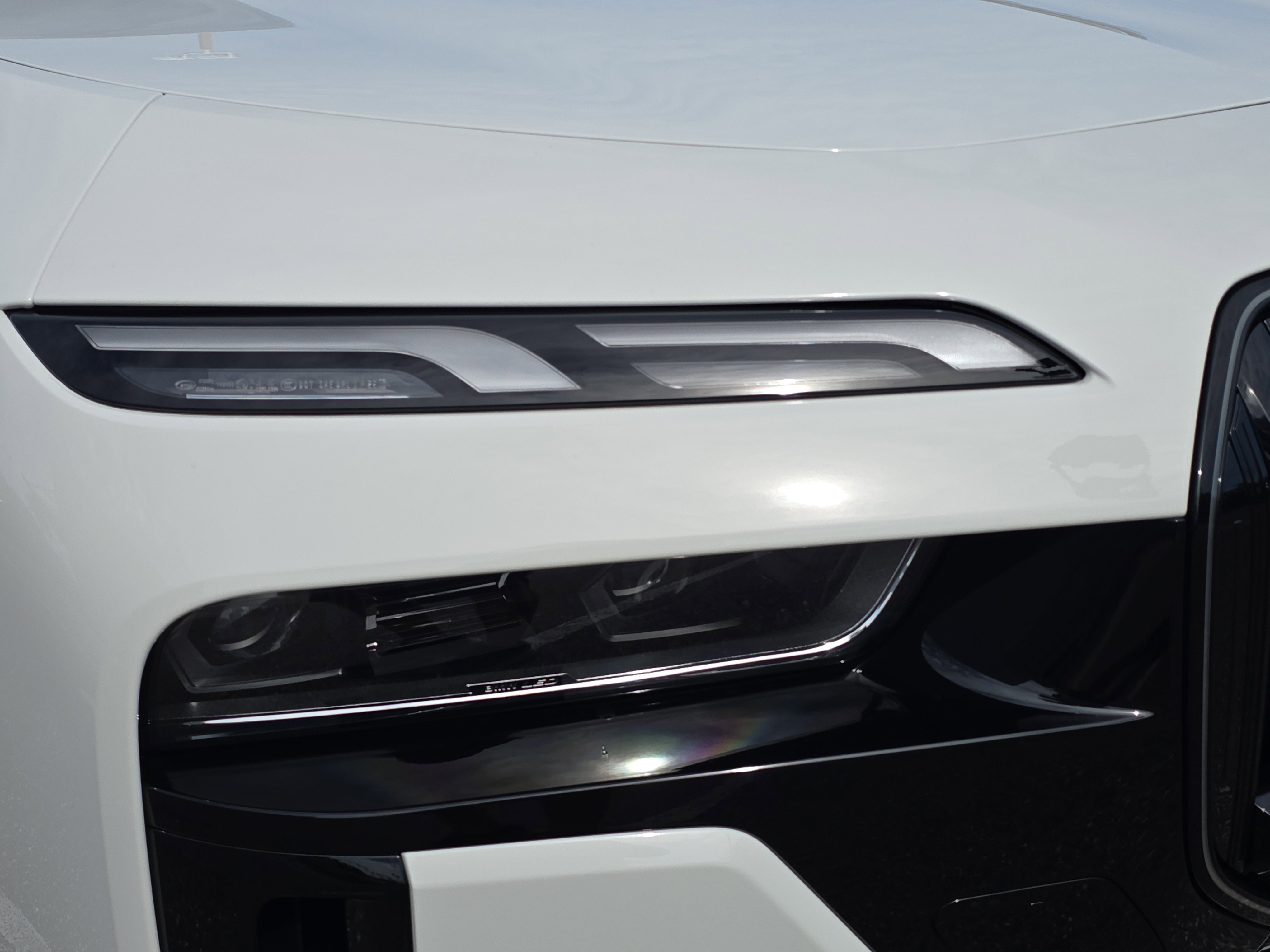 New 2026 BMW 750e xDrive image 7