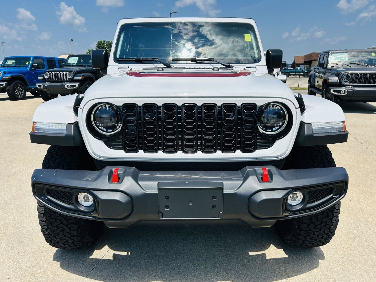 New 2026 Jeep Wrangler Unlimited Sport w/ Dual Top Group AWD/4WD image 32