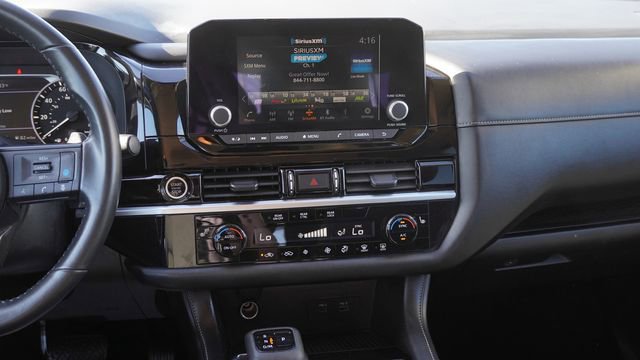 Used 2024 Nissan Pathfinder SV image 17