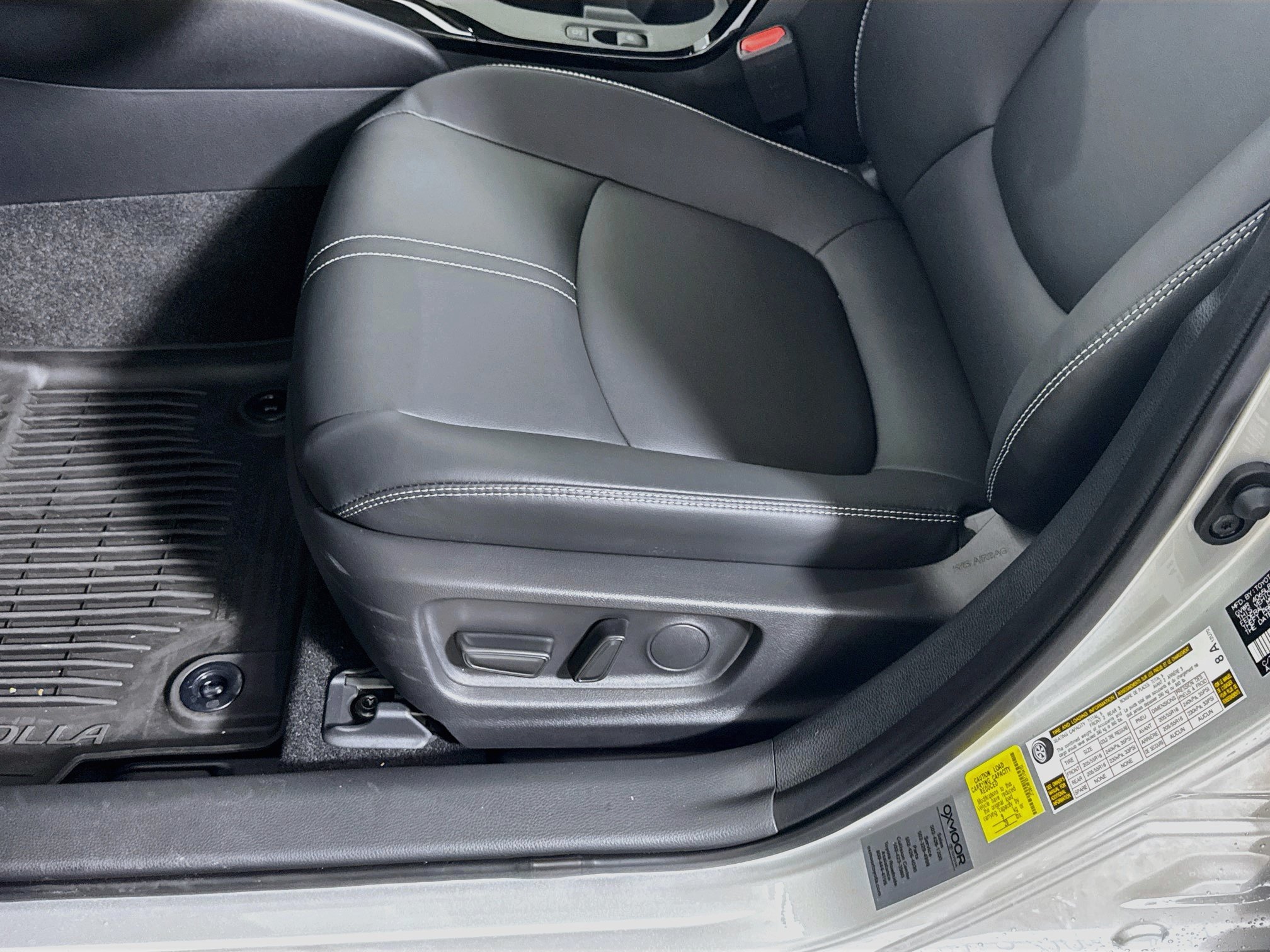 New 2026 Toyota Corolla XLE FWD image 18