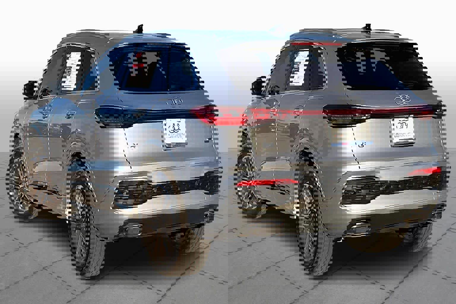 Used 2025 Audi Q5 Premium w/ Convenience Package image 11