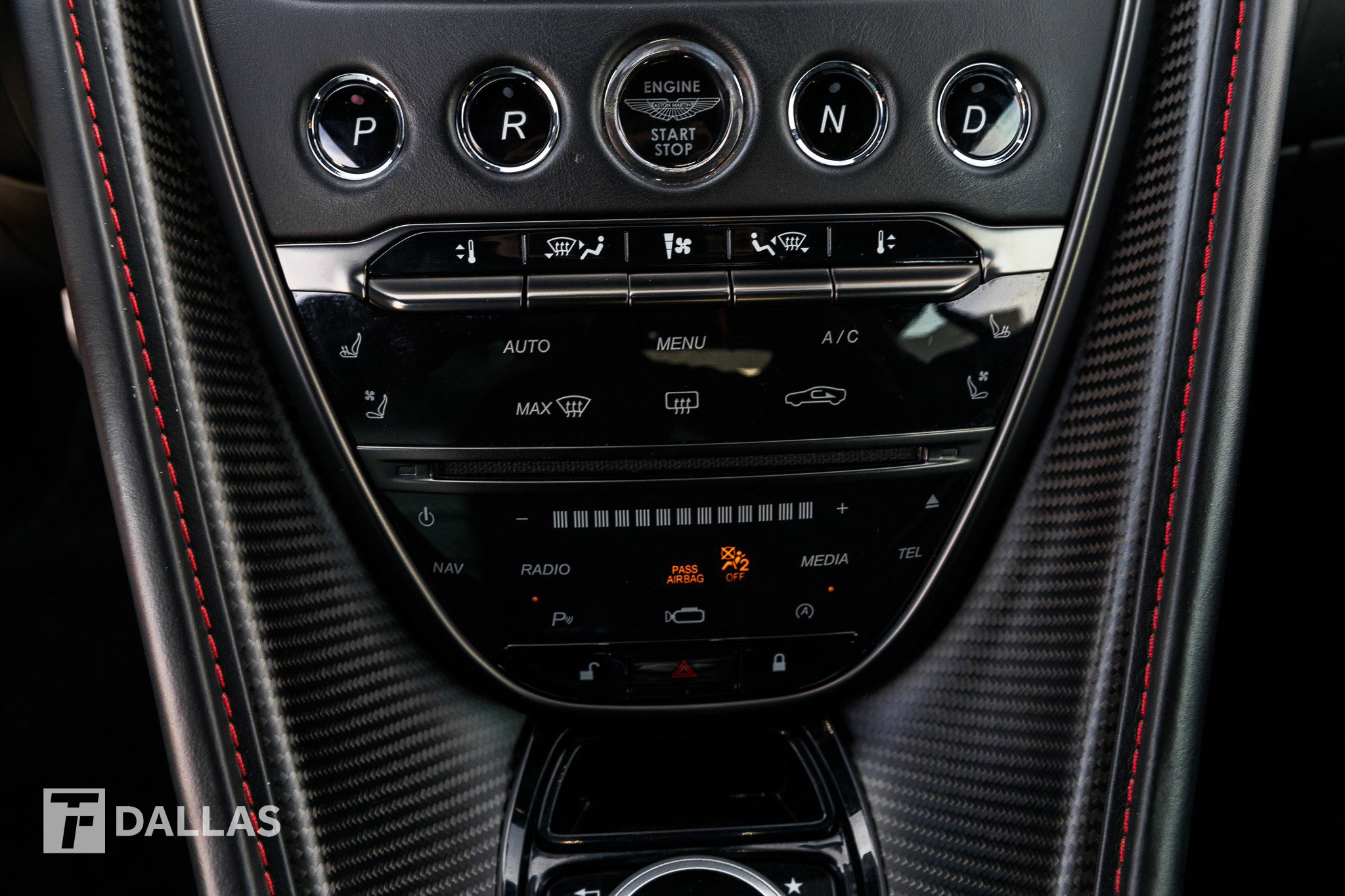 Used 2020 Aston Martin DBS Superleggera RWD image 32