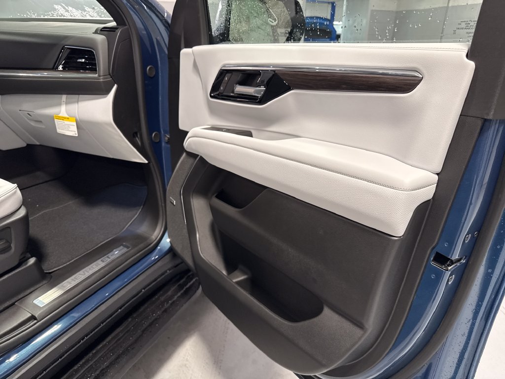 New 2027 Chevrolet Tahoe Premier w/ Sun And Tow Package AWD/4WD image 39