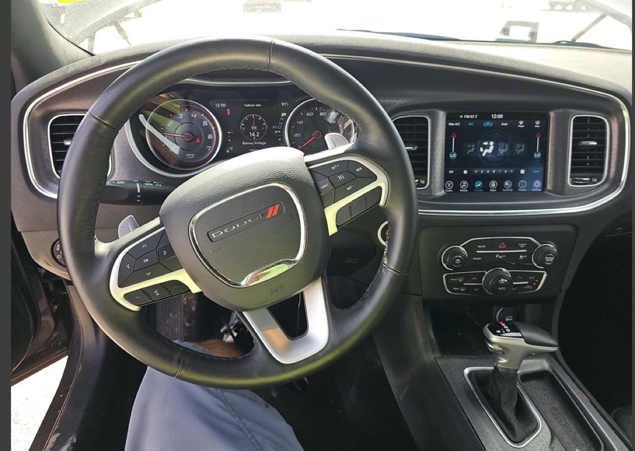 Used 2017 Dodge Charger SXT w/ AWD Plus Group image 5