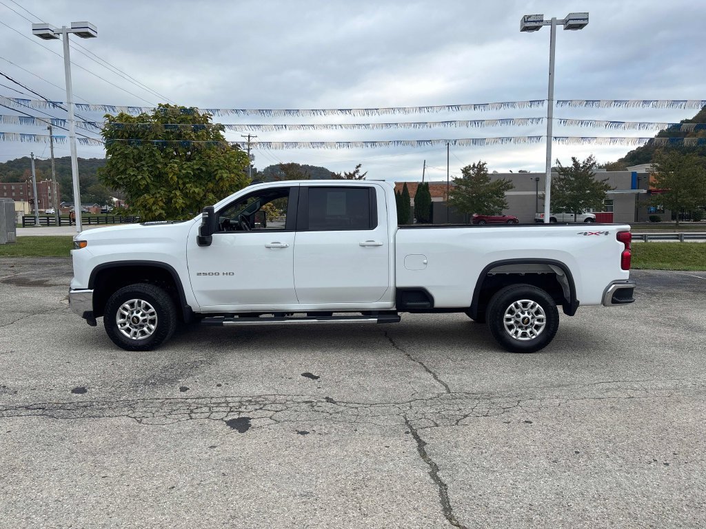 Used 2025 Chevrolet Silverado 2500 LT w/ Convenience Package AWD/4WD image 2