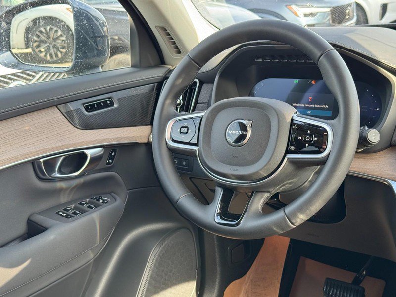 New 2026 Volvo XC90 T8 Plus w/ Protection Package Premier AWD/4WD image 7
