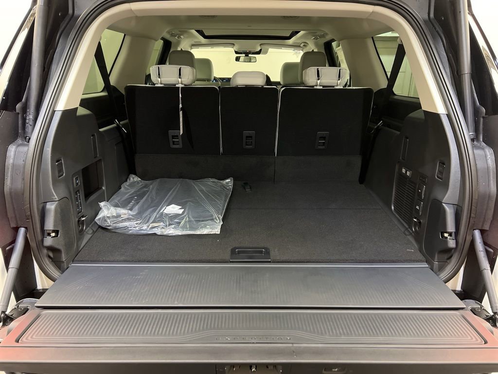New 2025 Ford Expedition Max Platinum w/ Platinum Ultimate Package AWD/4WD image 40