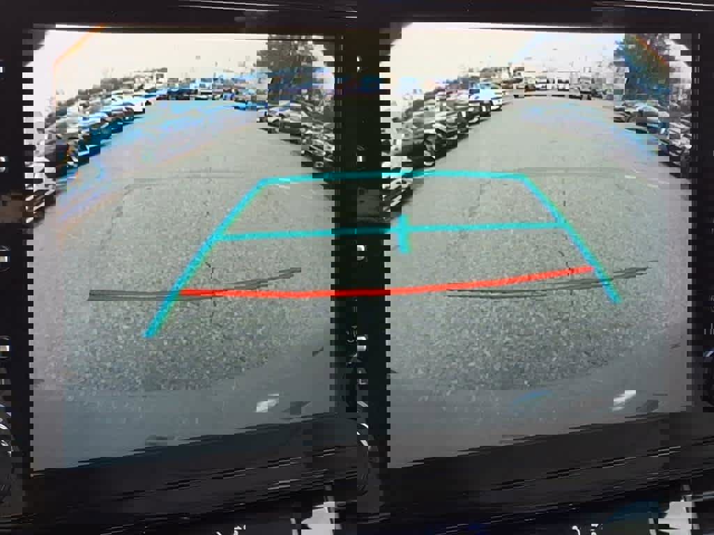 Used 2021 Toyota Sienna LE w/ LE Plus Package image 17