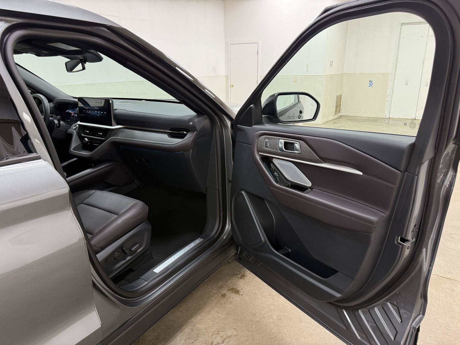 New 2026 Ford Explorer Platinum AWD/4WD image 32