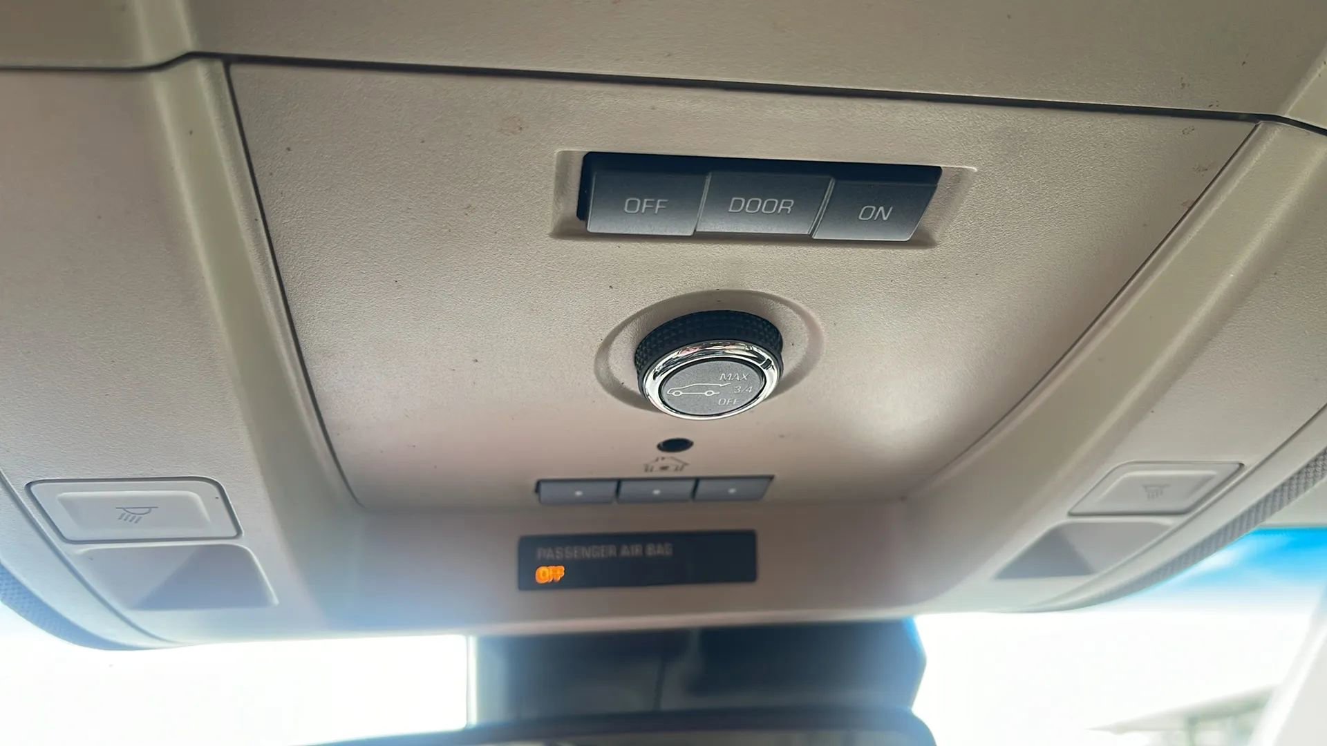 Used 2017 Chevrolet Suburban LT w/ LT Signature Package image 19