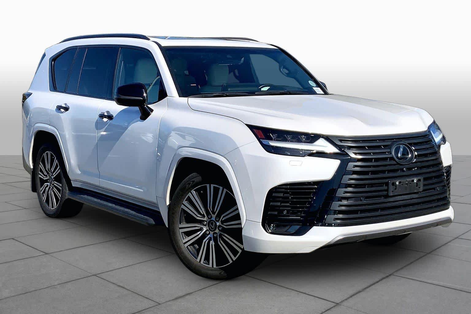 Used 2024 Lexus LX 600 4WD w/ Appearance Package image 3