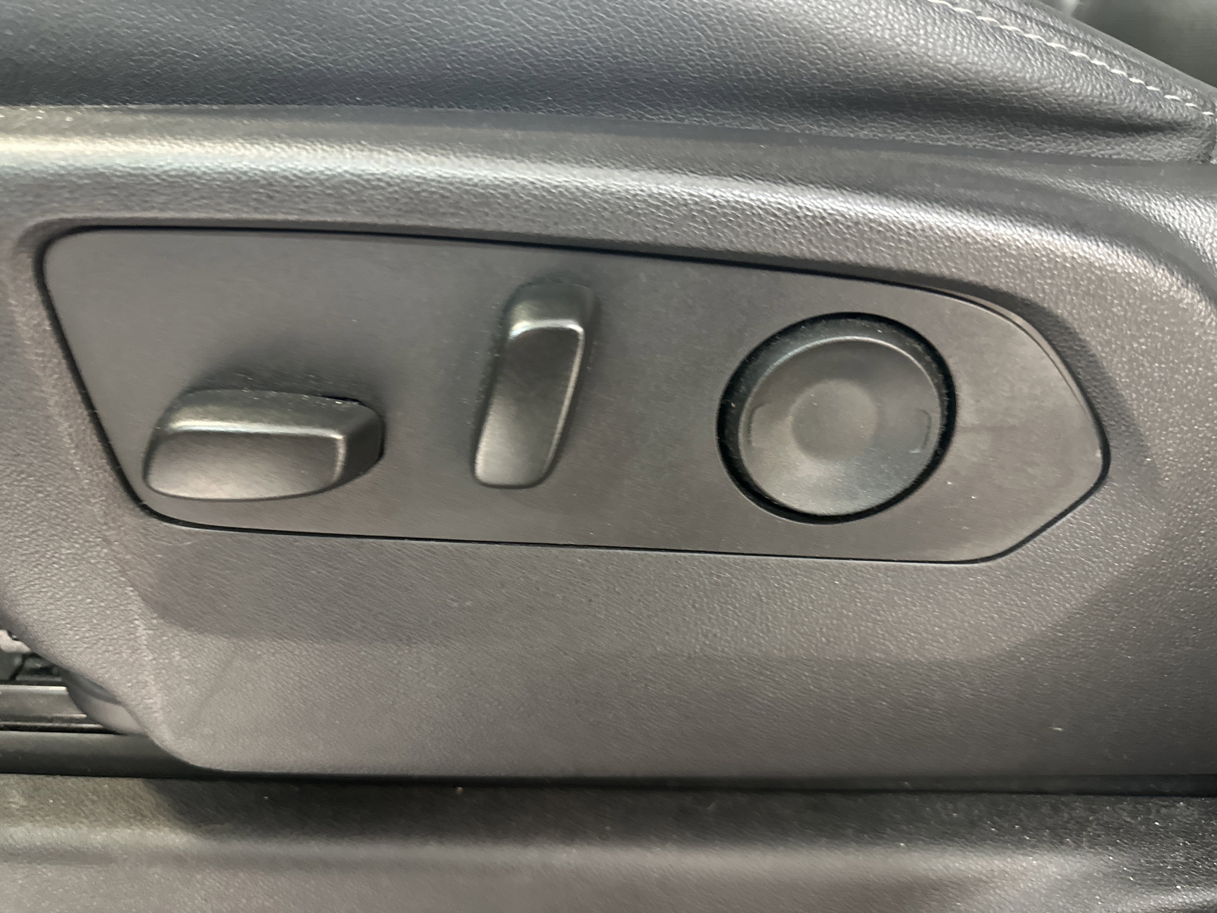 Used 2024 GMC Sierra 1500 SLT w/ SLT Premium Plus Package image 23