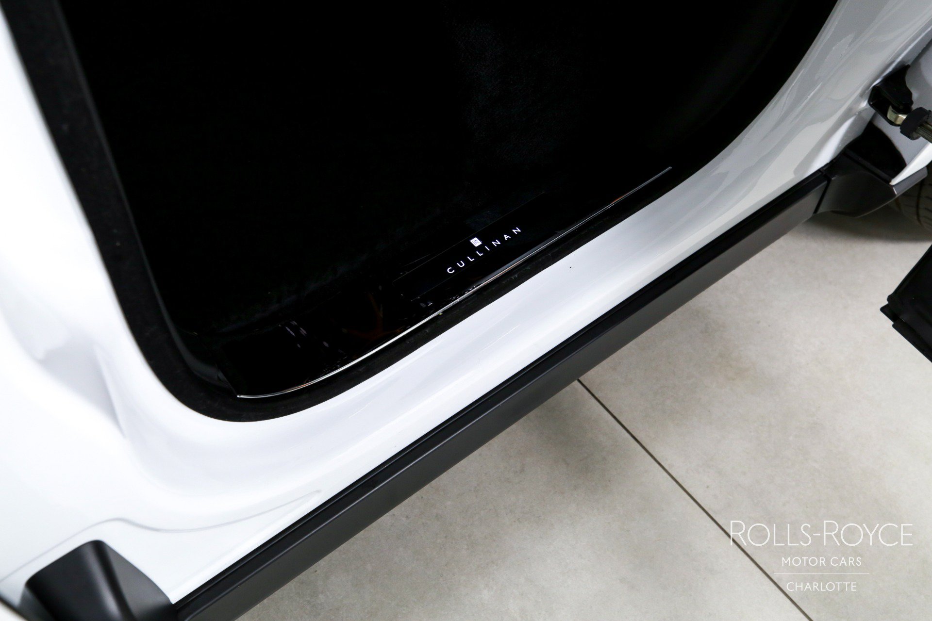 Certified 2020 Rolls-Royce Cullinan AWD/4WD image 26