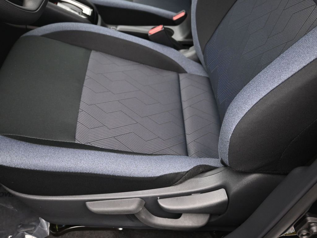 New 2025 Nissan Versa SV w/ Trunk Package FWD image 14