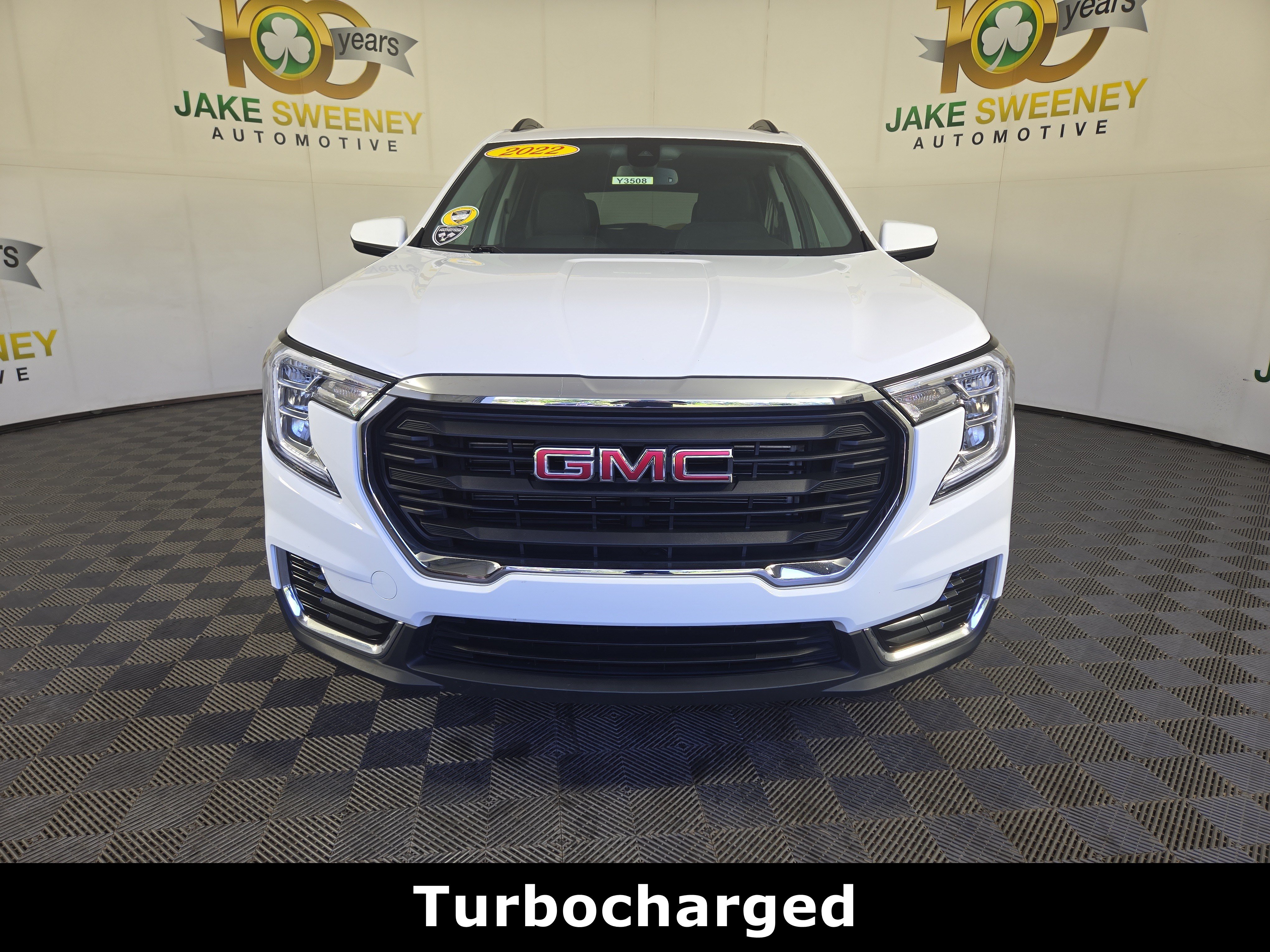 Used 2022 GMC Terrain SLE w/ Driver Convenience Package AWD/4WD image 2