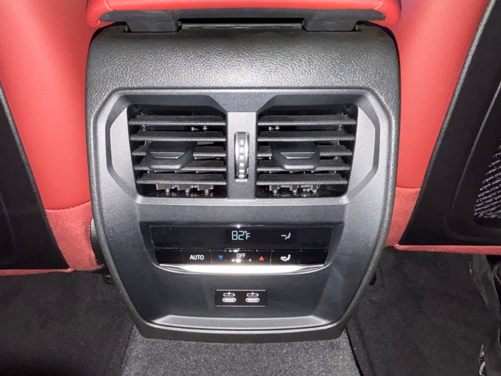 Used 2023 BMW 330i Sedan w/ Convenience Package image 19