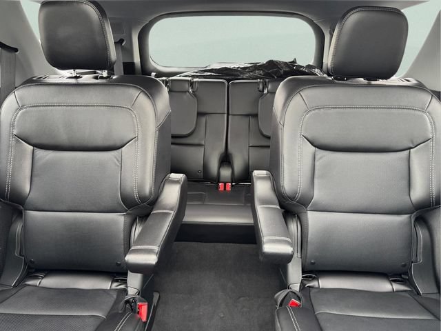 Used 2023 Ford Explorer Limited w/ Limited Technology Package AWD/4WD image 17