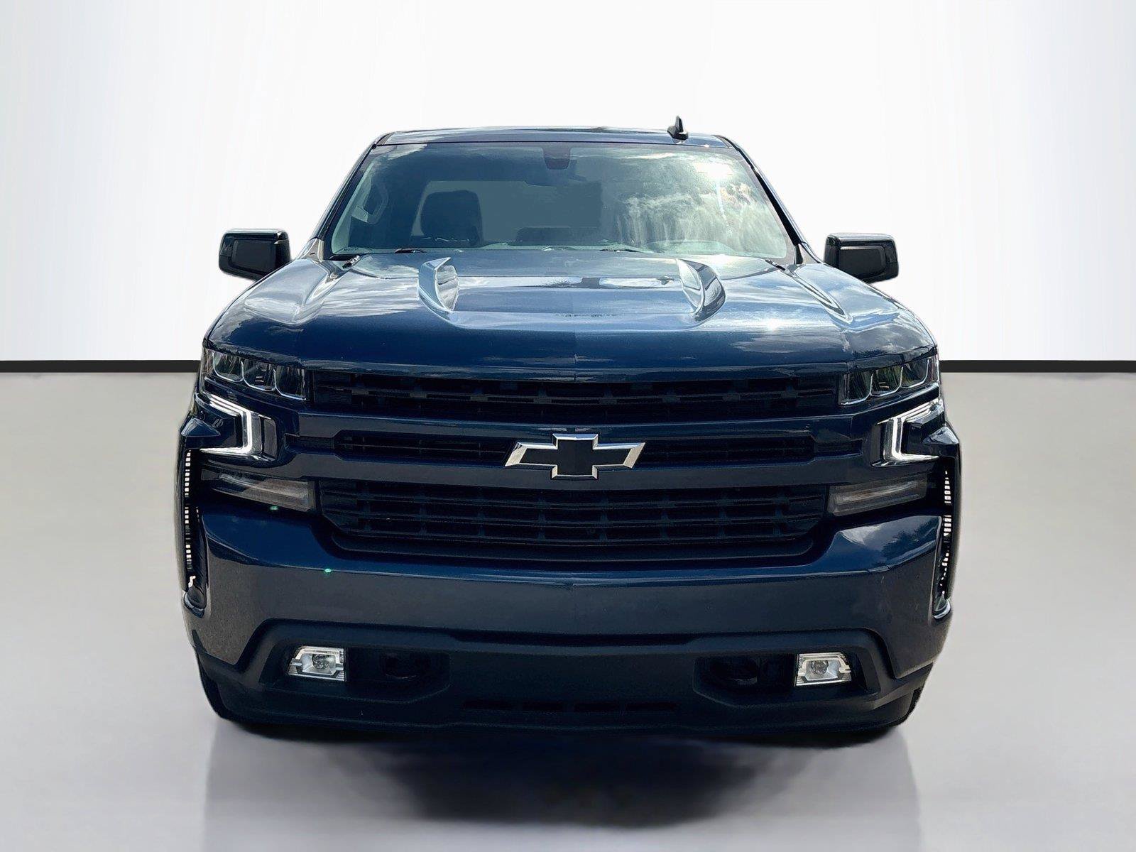Used 2021 Chevrolet Silverado 1500 RST w/ LPO, Dark Essentials Package RWD image 2