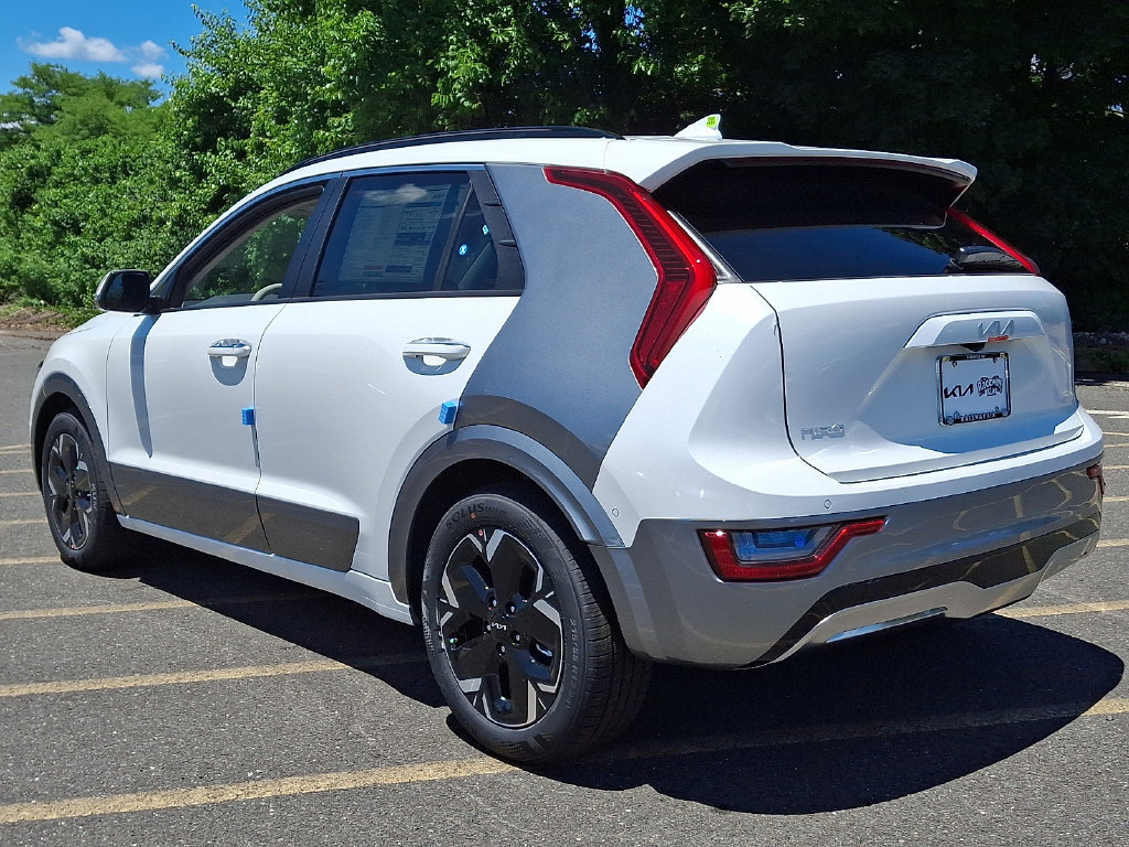 New 2026 Kia Niro Wave w/ Wave Preserve Package FWD image 3