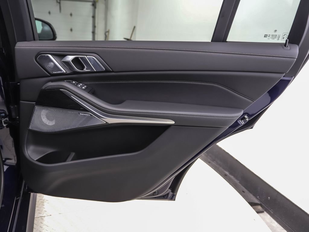 New 2026 BMW X7 M60i image 31