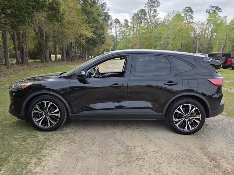 Certified 2021 Ford Escape SE w/ SE Sport Appearance Package FWD image 5