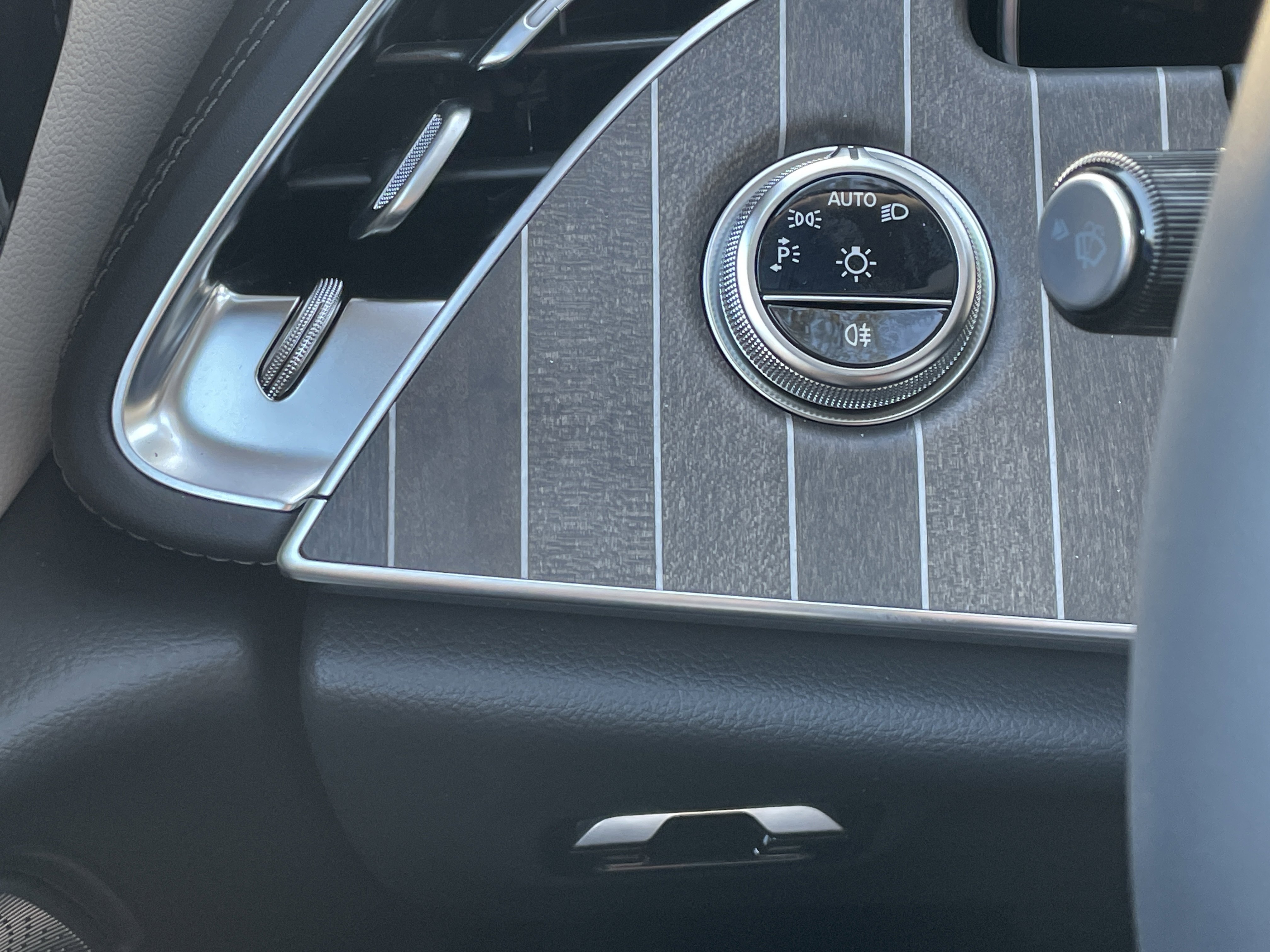 New 2026 Mercedes-Benz E 450 4MATIC Sedan image 23