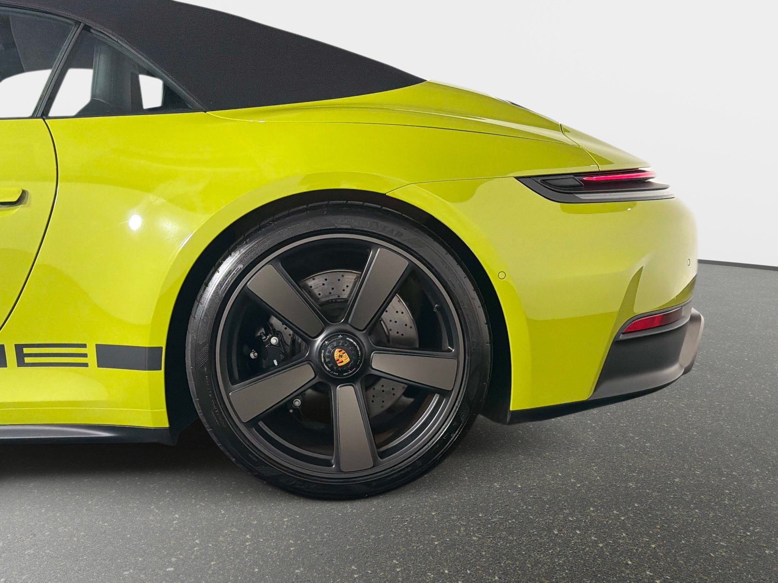 Used 2026 Porsche 911 GTS RWD image 13