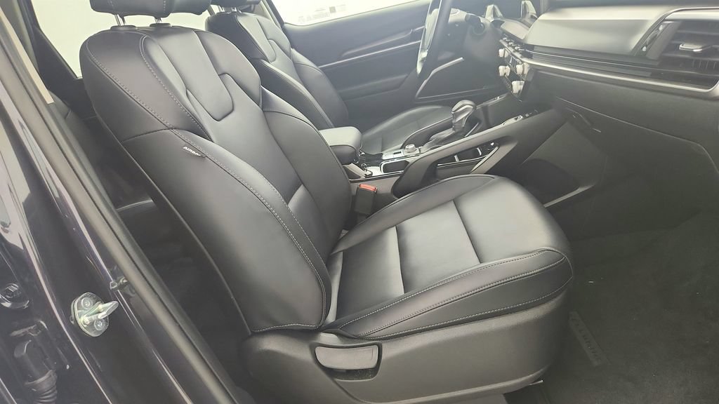 Used 2025 Kia Telluride S FWD image 32