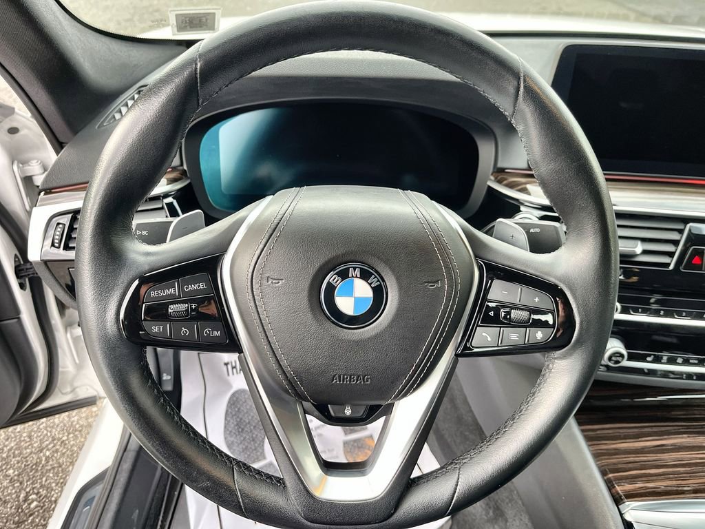 Certified 2022 BMW 530i xDrive w/ Convenience Package image 14