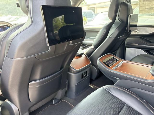 New 2026 Lincoln Navigator Black Label AWD/4WD image 17