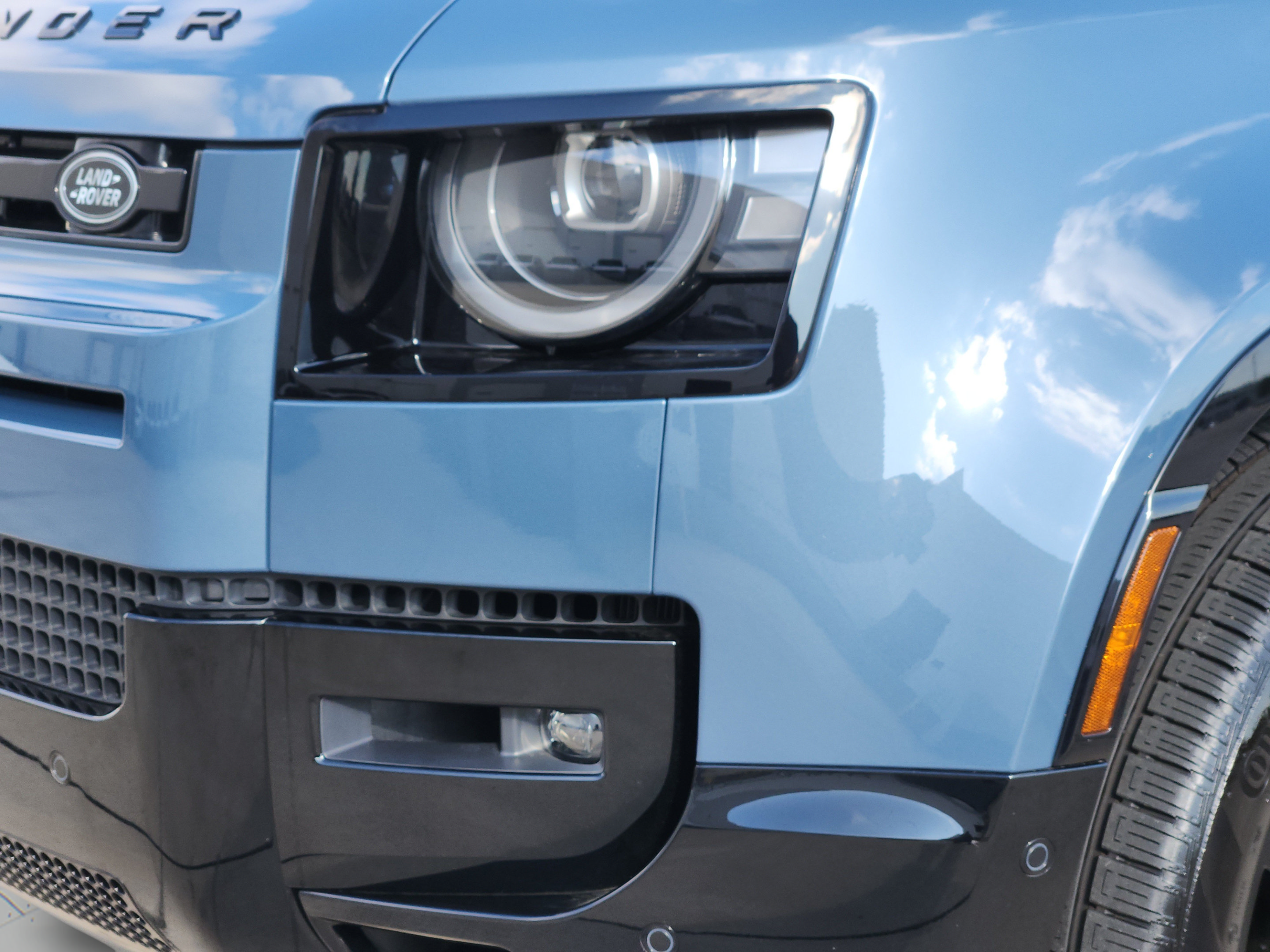 New 2026 Land Rover Defender 110 X-Dynamic SE AWD/4WD image 31