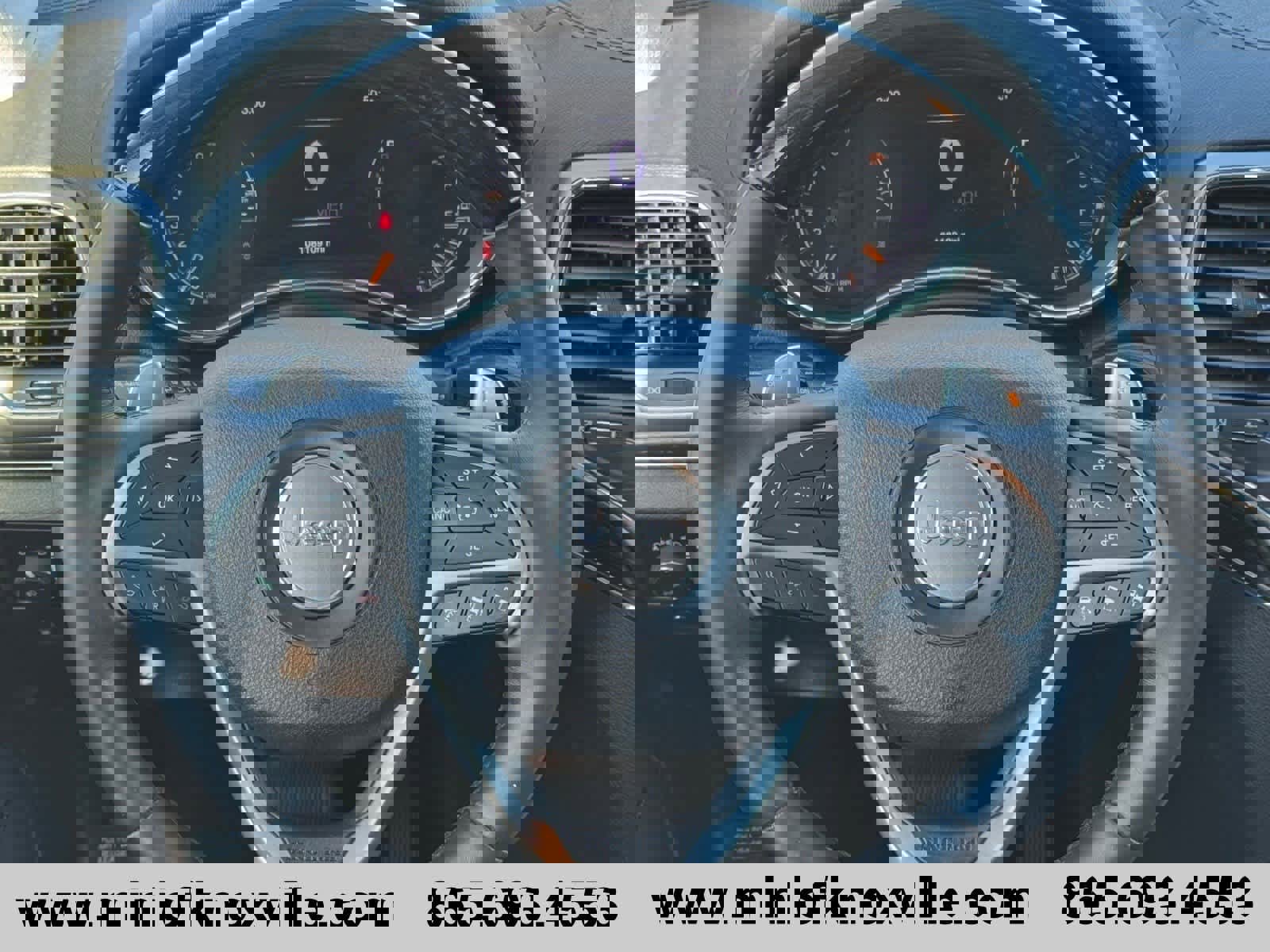 Used 2017 Jeep Grand Cherokee Summit w/ Platinum Series Group image 15